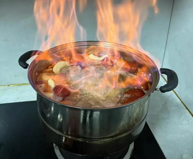 去广西朋友家做客,这个美食让我又爱又恨,你们喜欢吗?