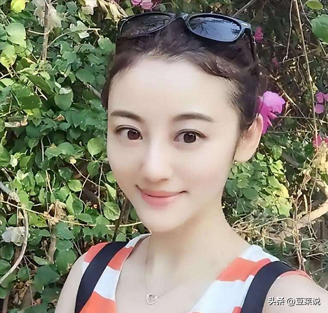 原来她早已去世！26岁全身溃烂不治而亡，被全家8口“吸血”多年