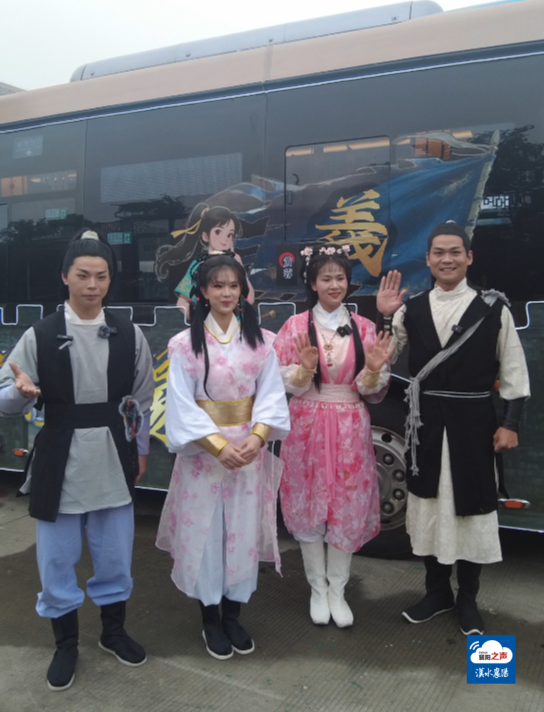 “郭靖～黄蓉”+2！双双携手巡游襄阳！