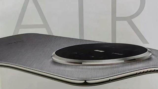 华为Mate70 Air再曝光，6500mAh+麒麟9020+66W，花粉没有白等！