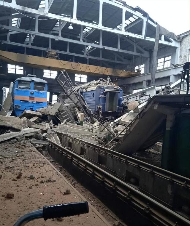 乌克兰全黑了！核打击前最后警告，俄军发射13枚“全球禁止”导弹