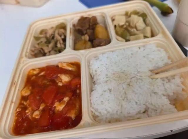 又是中国人坑中国人！德国医疗展164元盒饭致200多名中国人中毒