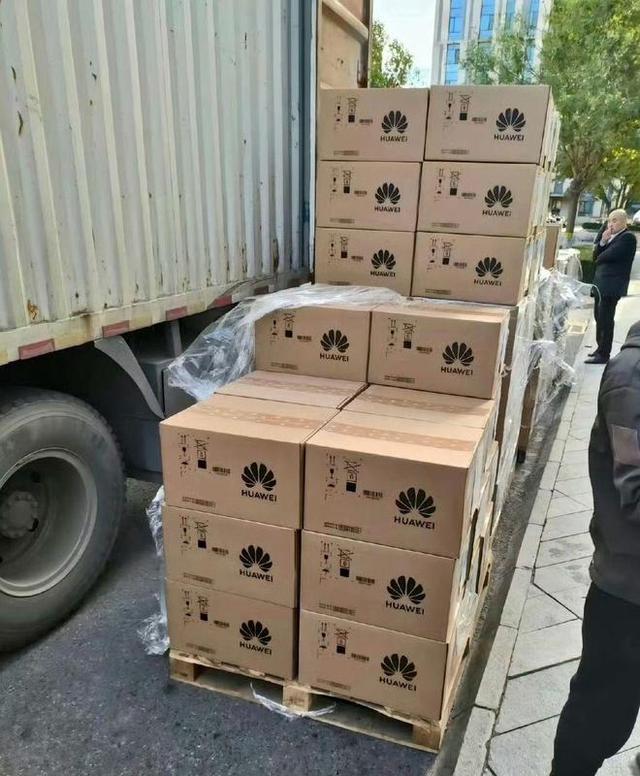 为讨好美国落井下石，狠心扣押华为 7 亿物资，如今它尝到报应了