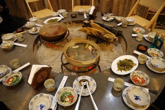 梯田映暖阳，元阳让异乡人恋上“第二故乡”