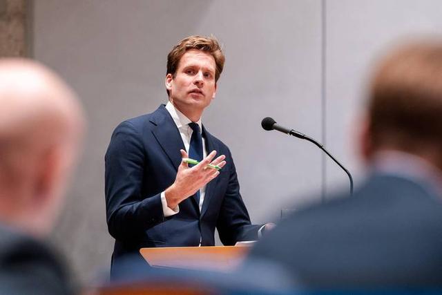 特朗普表态后，荷兰随即行动！对华举措引关注，800亿生意或受影响？