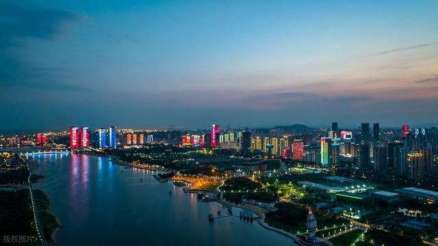 山东发展空间最大的城市，不是济南和青岛，反而是这座海滨城市！