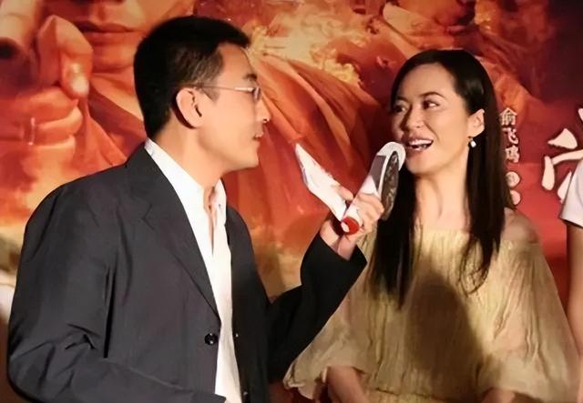 至今未婚未育，身边却有男人陪了近 20 年！54 岁的她才是人间清醒
