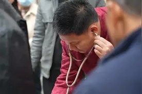 河南许昌一位中医，专攻心脑血管病，还创立了免费“乡村120”图片