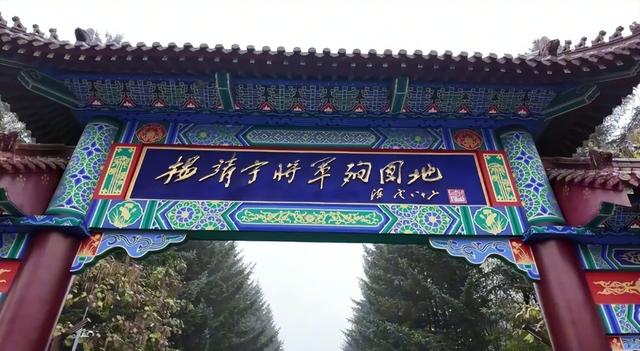 这个秋天来吉林吧！来看秋日山河与红色信仰同框之美！