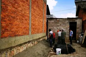 发现没？农村有人盖房子故意把地基抬高，压人一头，这样真的好吗图片