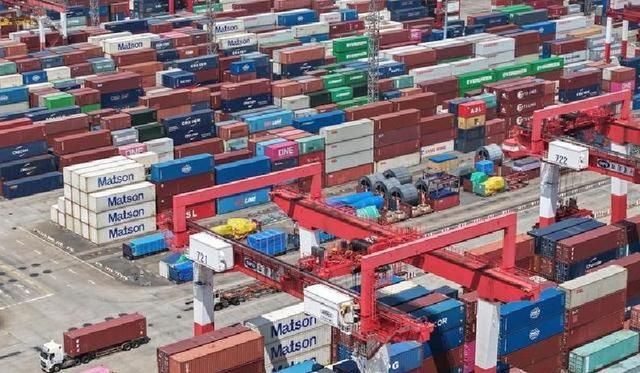 谈不拢就打！中国正式下达第77号令	，对日涨价开始，高市故作镇定