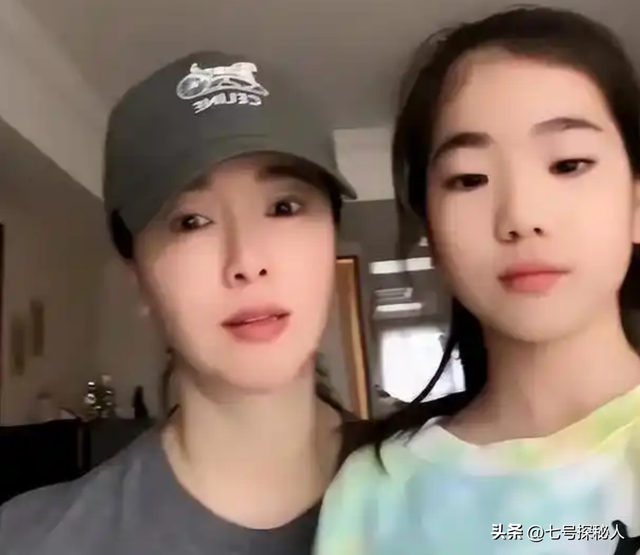 她曾是体操冠军，16岁被姜文带进娱乐圈，因长得太美绯闻多如牛毛