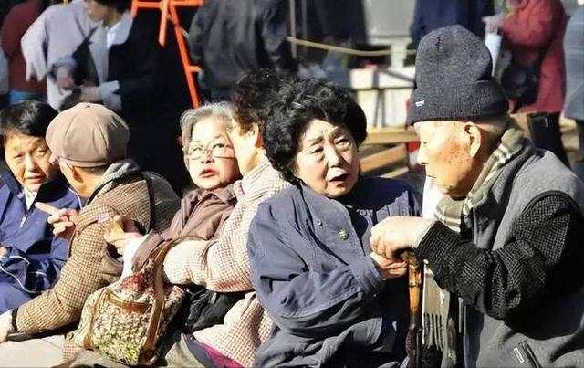 中国将迎来人口死亡高峰！22年1041万人去世，23年1110万，去年呢
