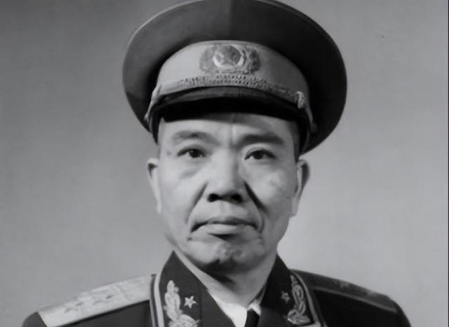 1937年，红军一团长到延安，毛主席疑惑：半年了，怎么也不来看我