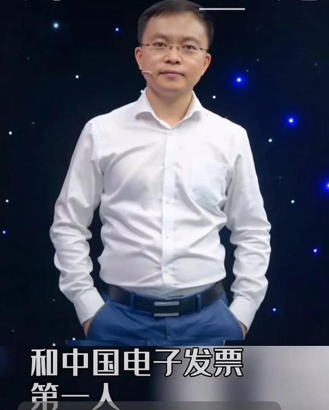 一家三代都短命？47岁蔡磊近况堪忧：全身不遂 流食续命，妻子泪崩