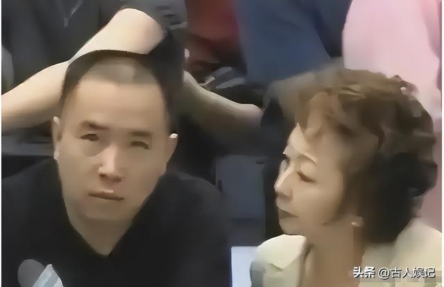 赖昌星妻子曾明娜现状	，独居3000平老宅，做饭弄花草活成人生赢家