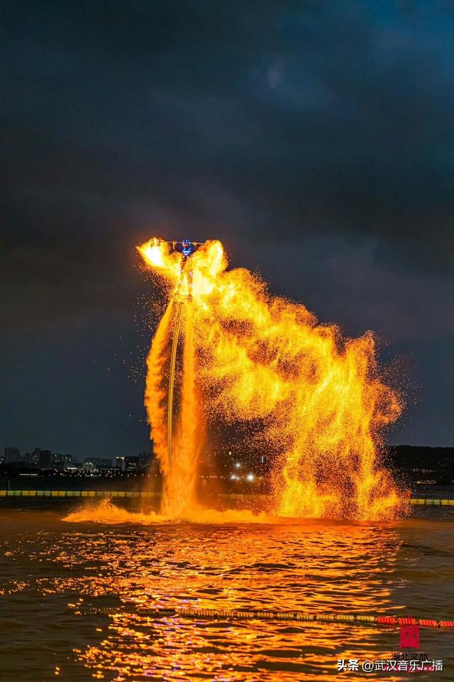 武汉夏夜天花板！东湖沙滩VIVA落日派对深度玩全攻略！