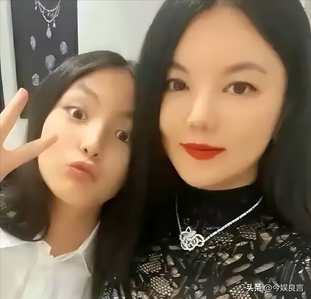 李湘不再隐忍，公开回应与释永信的真实关系，亲吻照真相终于大白