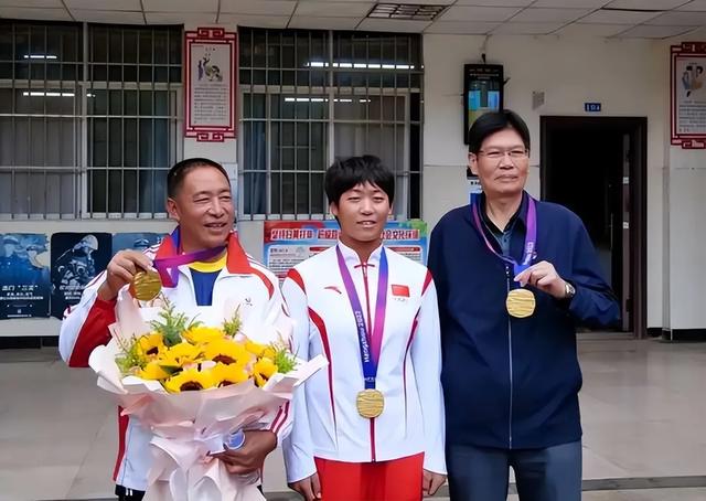 亚运三金得主王莉举报教练后续:接到多个威胁电话,现今不敢出门