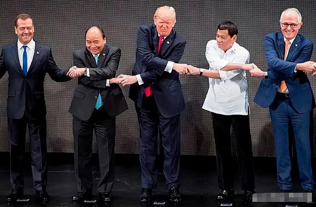 特朗普亲自出马！不许中国参加会议，要把柬泰停火的功劳揽到自身