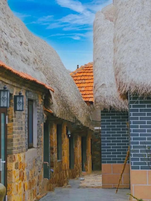 畅游威海·首站荣成 | 全省推广！快启程，住进世界级渔村的童话海草房