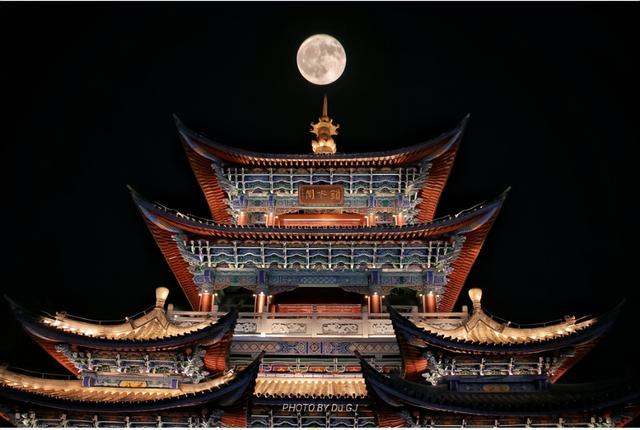 洱海生明月