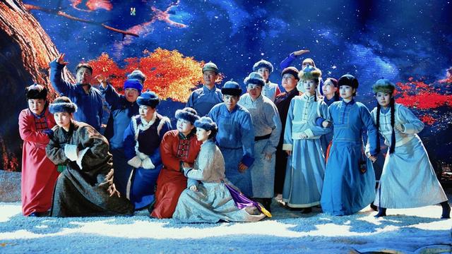金秋胡杨相约潮流电音，奏响“四季额济纳”新乐章