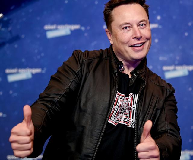 共和党败军之际，马斯克携巨资回归？民主党没想到特朗普可能要赢