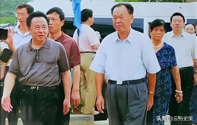 包养10位情妇，睡觉翻牌生下11个私生子，75岁还在拼命生娃！