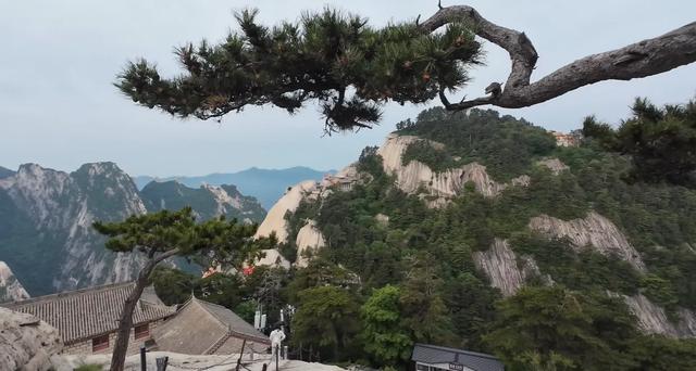 去了一趟华山旅游,发了朋友圈,以为有人点赞,结果尴尬了!