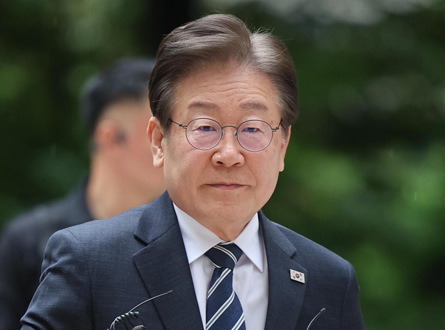 中韩日首尔会谈，中方降级参会，不到24小时，高市涉台措辞变了