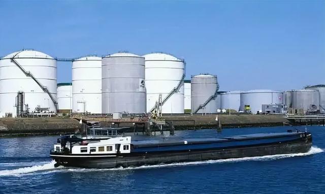 美国回应来了！香港油船被扣后白宫：对委石油“隔离”至少2个月