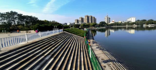 漫步泰安天平湖植物园