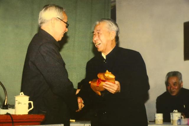 公木：走进《东方红》作词者的生命诗篇