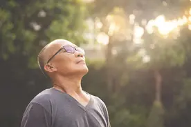 持续使用布地格福，期间留意五个细节，否则慢阻肺只会变严重图片