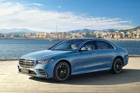 3.0T+9AT，动态星徽迎宾灯，豪华这块子还得是尊贵的大佬座驾！图片