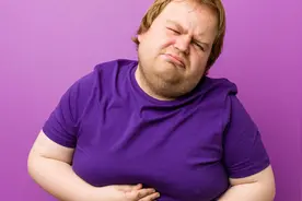 有一种生不如死叫反流性食管炎！这三类药能把它“治”得服服帖帖图片