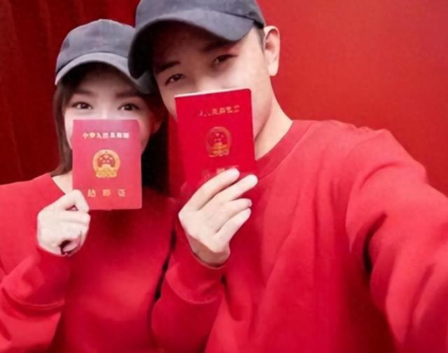 罗晋在八宝山为父亲办告别仪式	，没回江西，罗父在老家是大领导