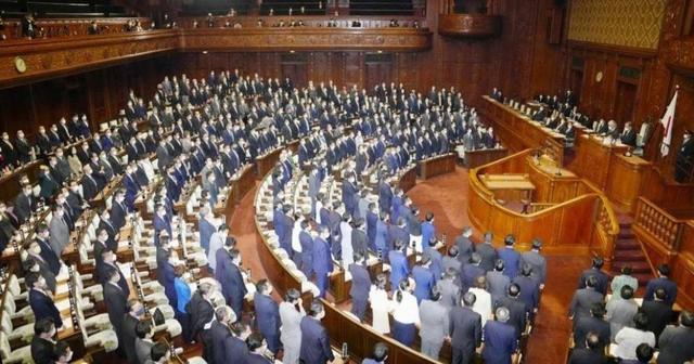 矛盾全面爆发？中日4场争端开打，特朗普通知中国，一个不会变