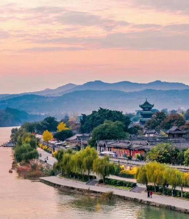 暑假适合一个人散心的4个治愈古镇，免门票，累了就去小住三五天