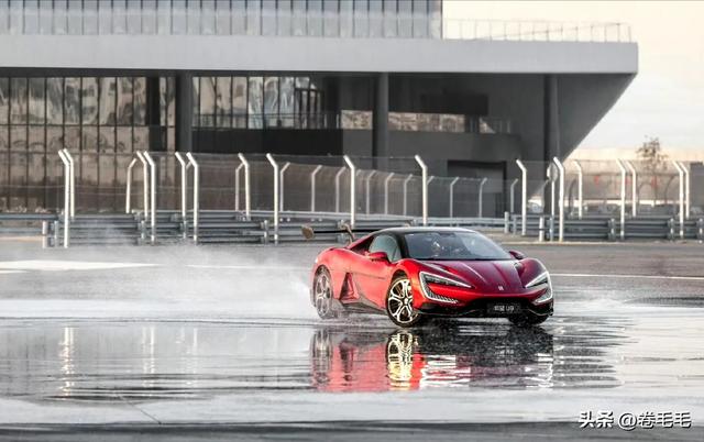 新能源赛车场炸场！220km/h+冲沙+漂移，玩一天不重样