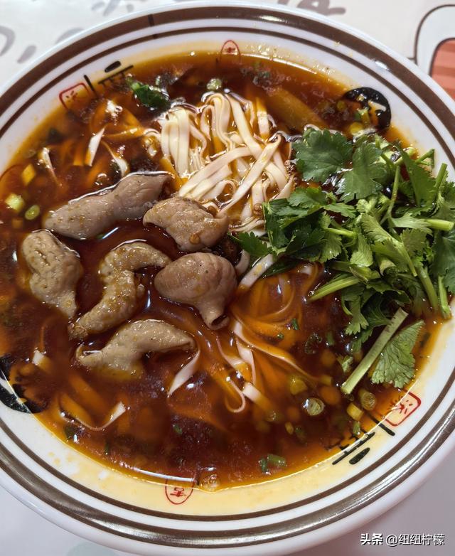 很多朋友到重庆大足区都优先选择到宝顶山石刻，忽略了北山石刻