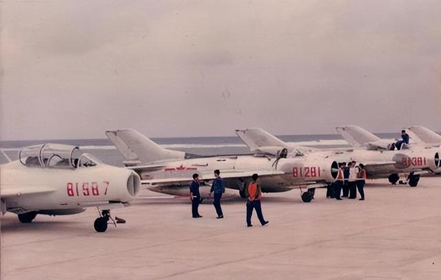 攻不了也守不住！中国空军在西藏上空，足足被印度空军欺负了40年