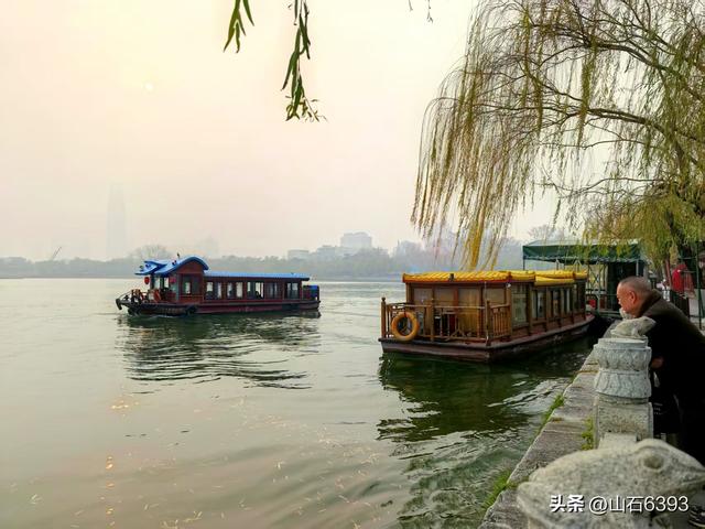 新华社原军事记者陶俊峰泉城美拍：《冬雾中的大明湖》