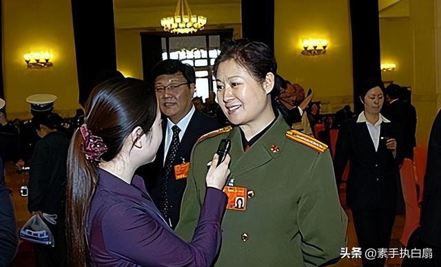 表面是演员，实际军衔却高到吓人，这6位明星个个深藏不露