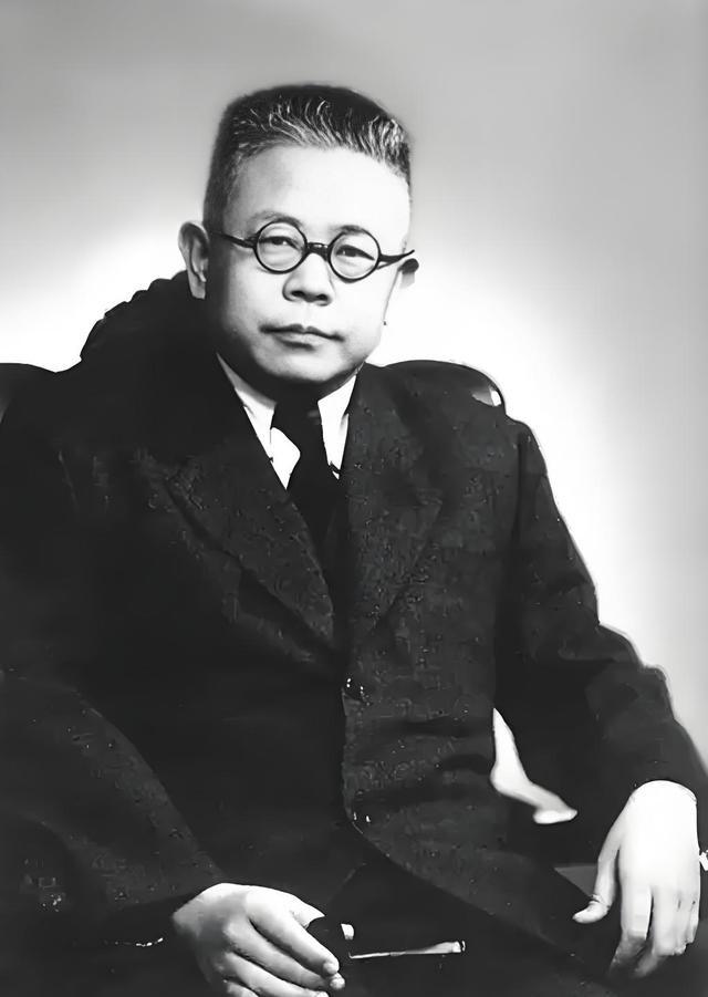 蒋介石败退台湾，带走的八位名人大师，结局如何？