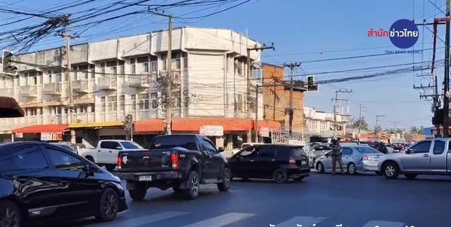 开打！泰国少校阵亡，F-16越境轰炸，炸毁柬埔寨赌场，火箭弹洗地