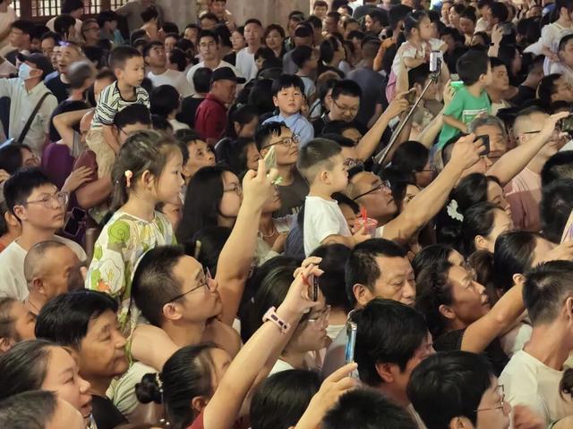 人人人！忠义老街火热出圈