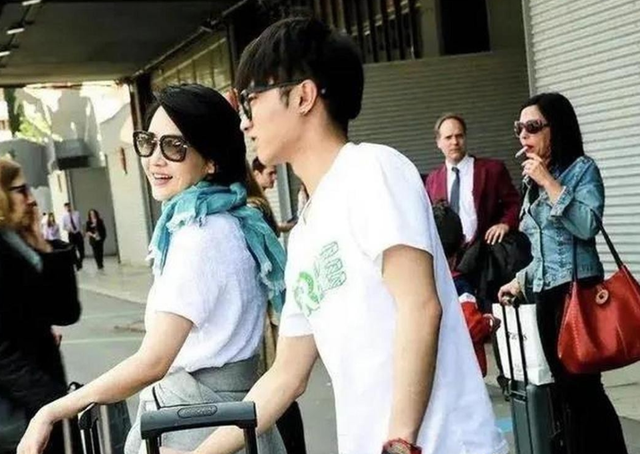 她一生 “风流成性、老少通吃	”，撩汉无数	，现如今56岁却依旧单身