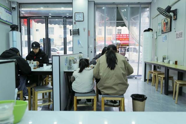 1元的包子，4块钱的蒸饺，这座城给人的幸福感怎么能这么高啊！